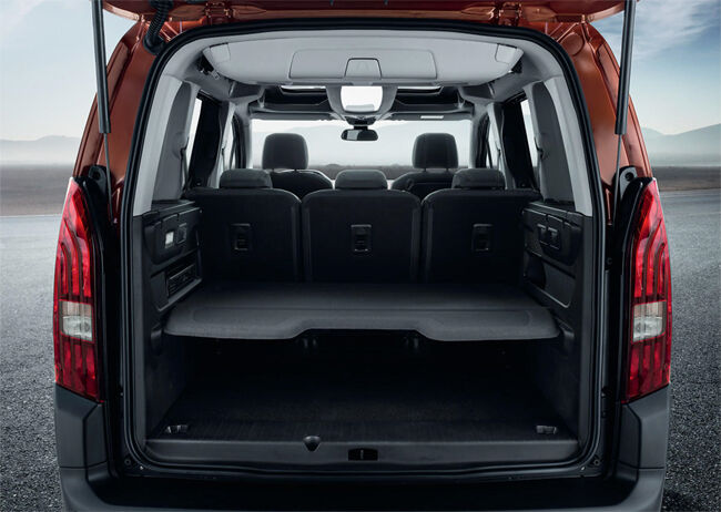 ミニバン、SUV、ワゴンの融合形。プジョーの新世代MPVが特別仕様車